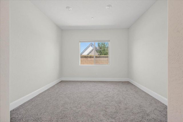 338 Boulder Drive S, Madera, CA 93636