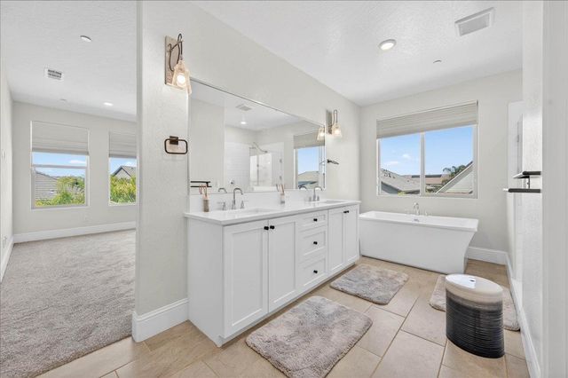 338 Boulder Drive S, Madera, CA 93636