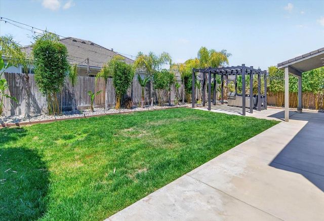338 Boulder Drive S, Madera, CA 93636