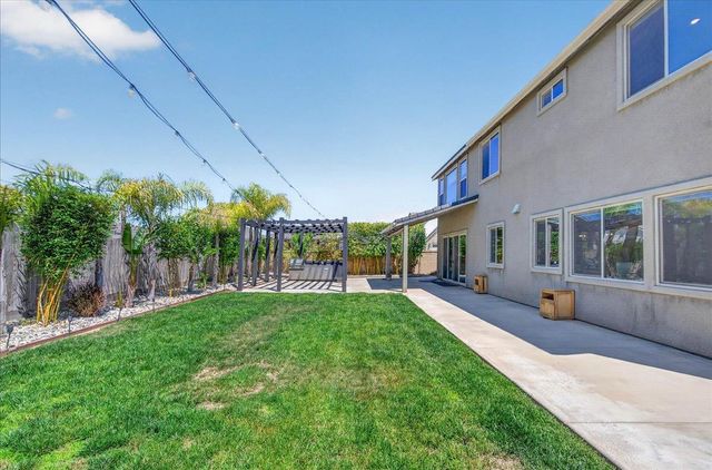 338 Boulder Drive S, Madera, CA 93636