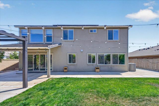 338 Boulder Drive S, Madera, CA 93636
