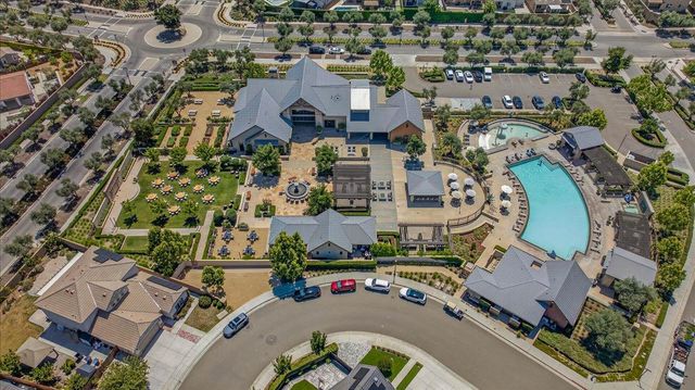 338 Boulder Drive S, Madera, CA 93636