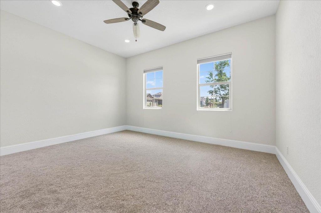 Image 26 of property listing at 338 Boulder Drive S, Madera, CA 93636