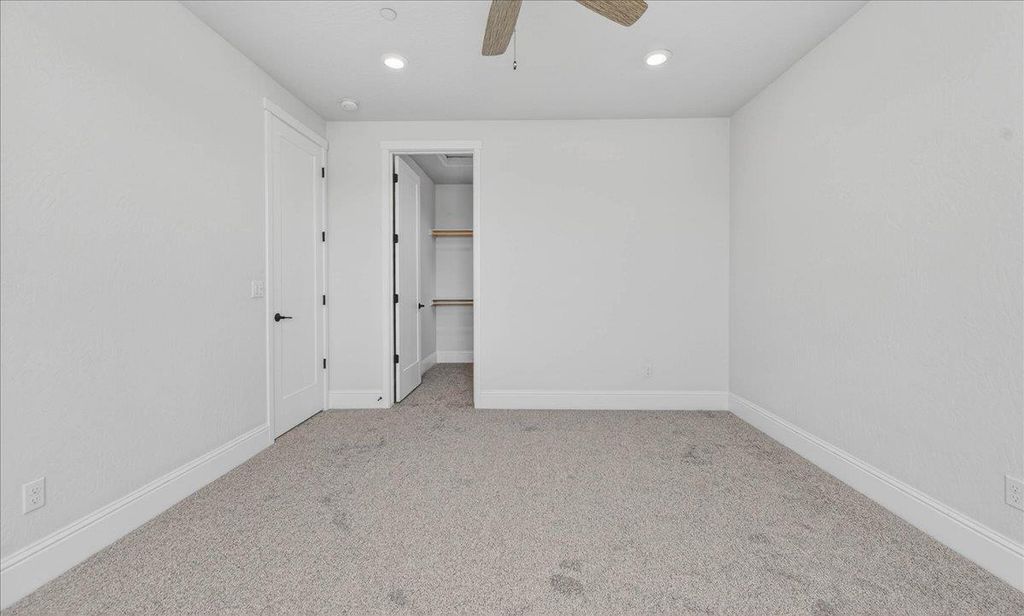 Image 33 of property listing at 338 Boulder Drive S, Madera, CA 93636