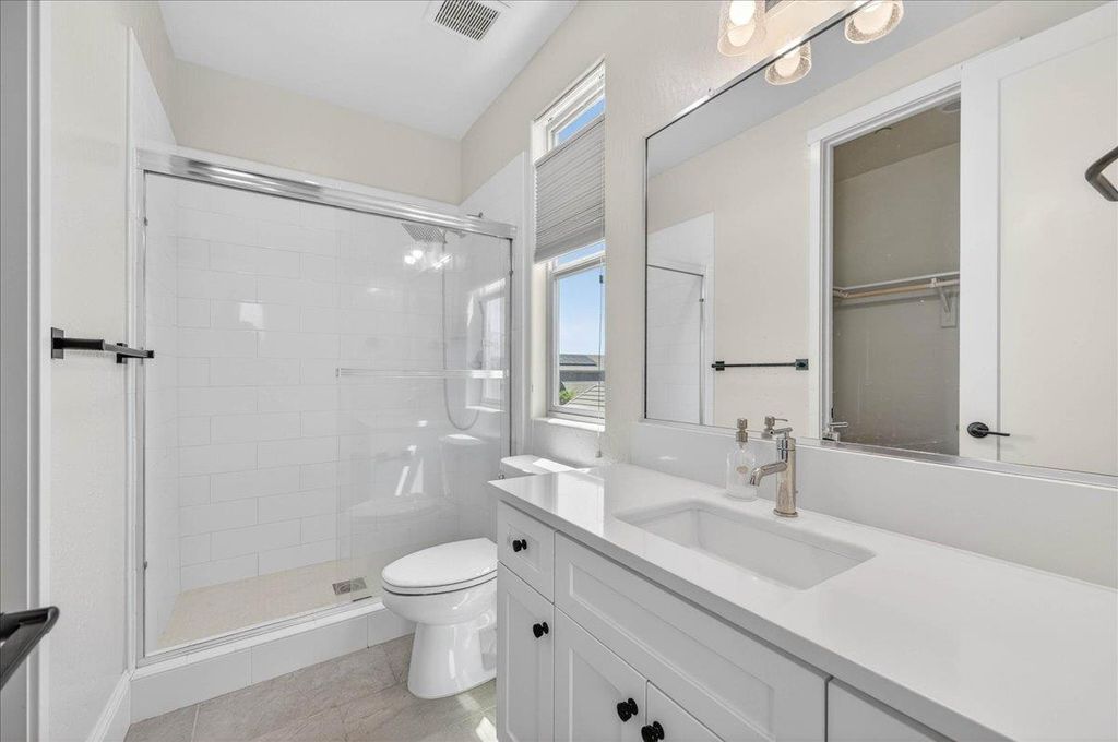 Image 37 of property listing at 338 Boulder Drive S, Madera, CA 93636