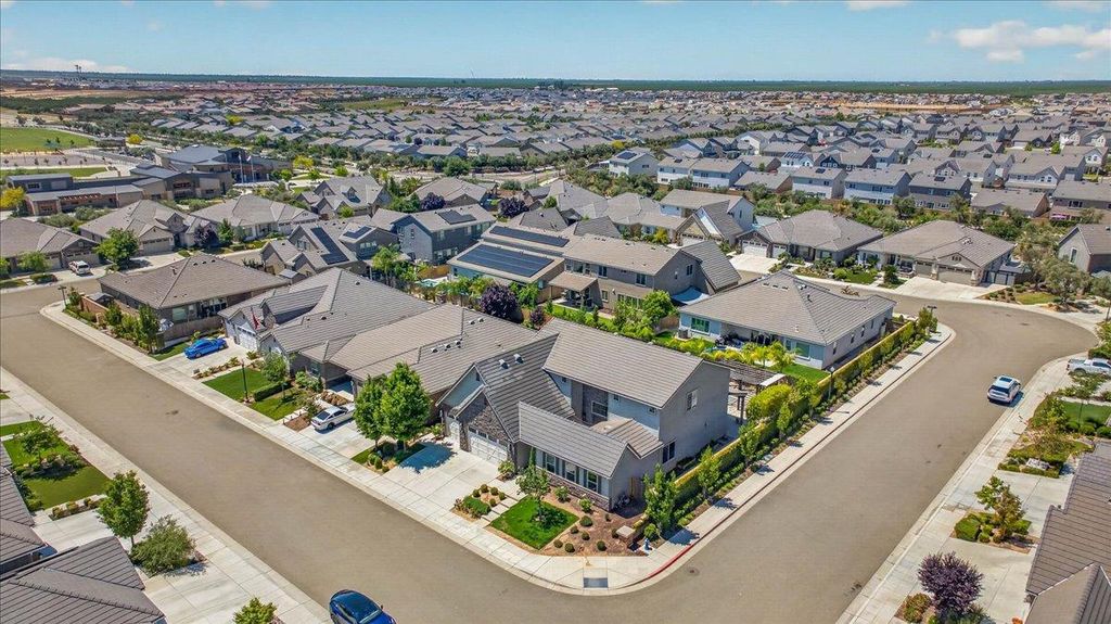 Image 60 of property listing at 338 Boulder Drive S, Madera, CA 93636