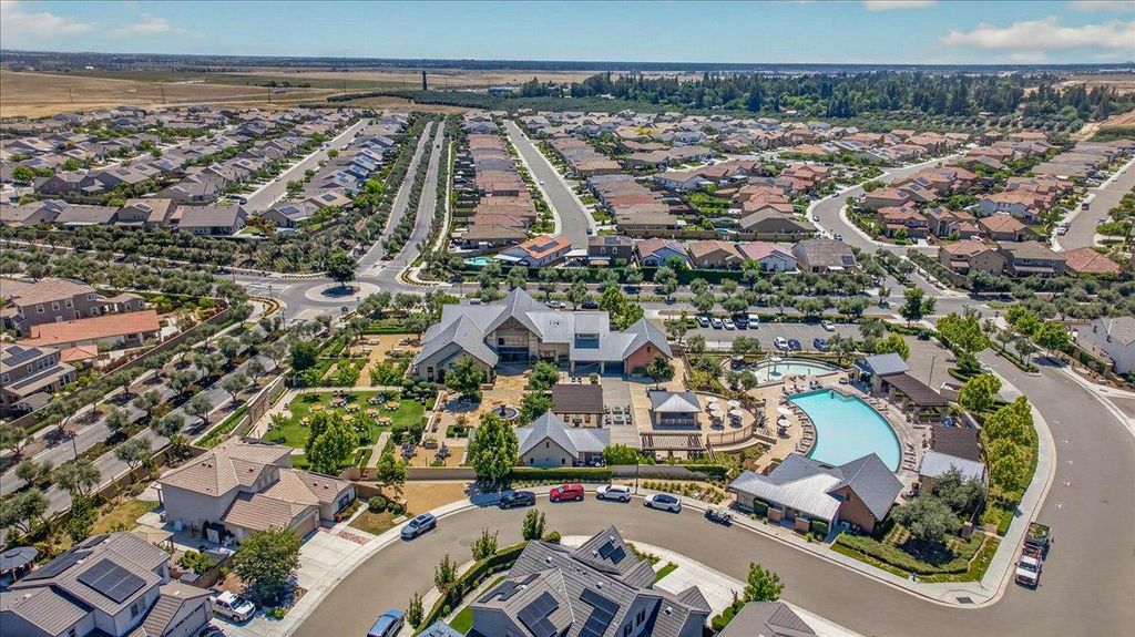 Image 71 of property listing at 338 Boulder Drive S, Madera, CA 93636