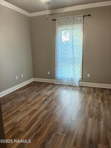 213 Woodhaven Road, Youngsville, LA 70592