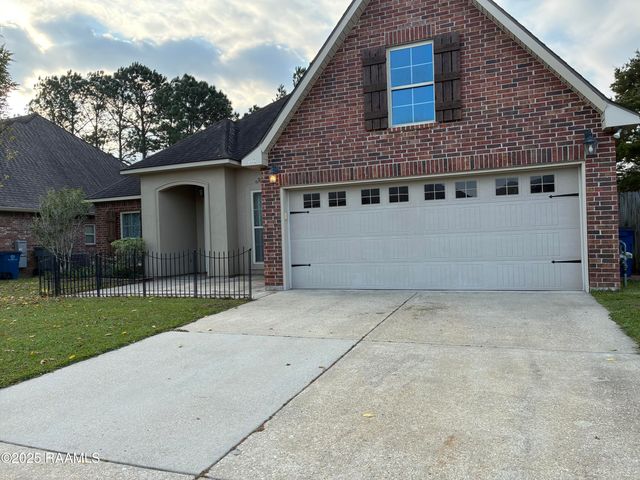 213 Woodhaven Road, Youngsville, LA 70592