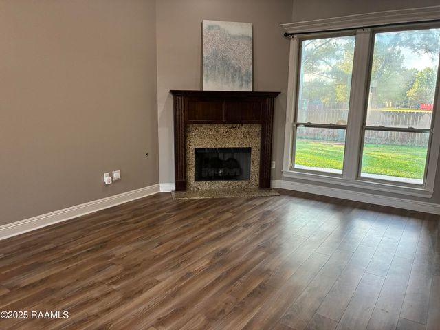 213 Woodhaven Road, Youngsville, LA 70592