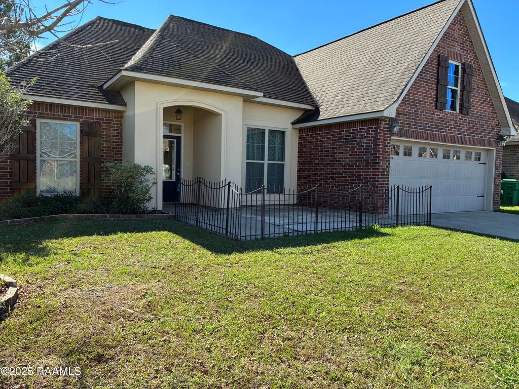 213 Woodhaven Road, Youngsville, LA 70592