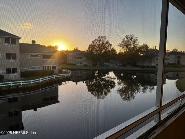 1655 THE GREENS Way 2725, Jacksonville Beach, FL 32250