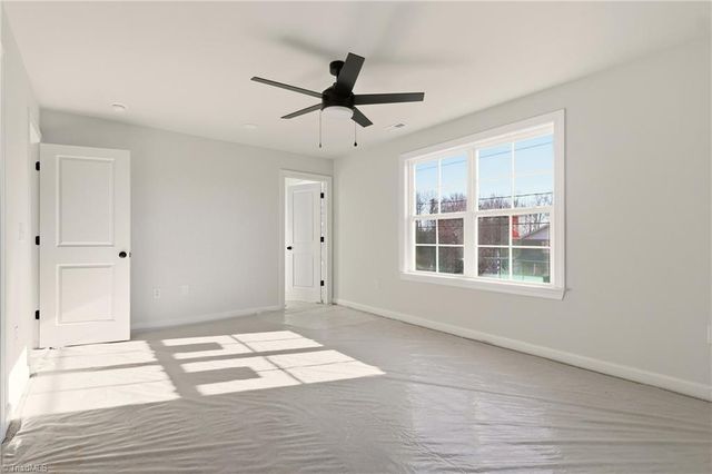 1679 Old Hollow Road, Winston-salem, NC 27105