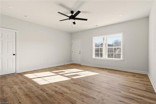 1679 Old Hollow Road, Winston-salem, NC 27105