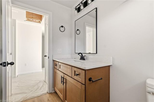 1679 Old Hollow Road, Winston-salem, NC 27105