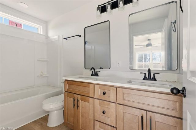 1679 Old Hollow Road, Winston-salem, NC 27105