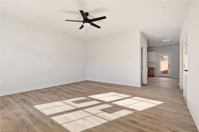 1679 Old Hollow Road, Winston-salem, NC 27105