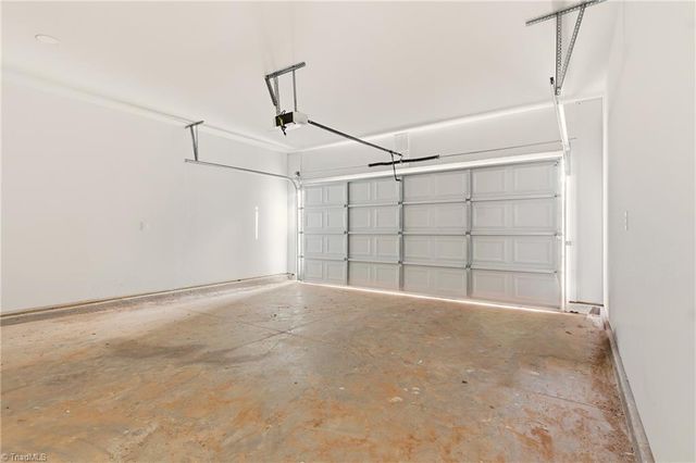 1679 Old Hollow Road, Winston-salem, NC 27105