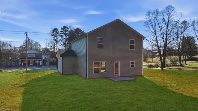 1679 Old Hollow Road, Winston-salem, NC 27105