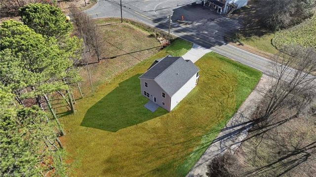 1679 Old Hollow Road, Winston-salem, NC 27105