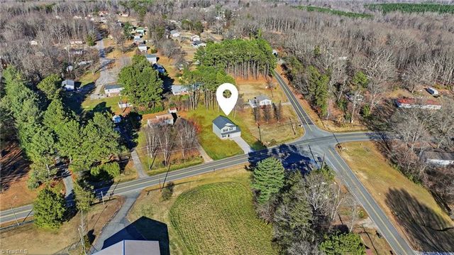 1679 Old Hollow Road, Winston-salem, NC 27105