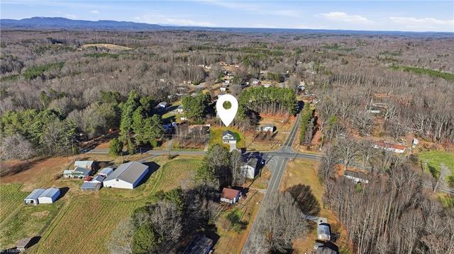 1679 Old Hollow Road, Winston-salem, NC 27105