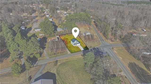 1679 Old Hollow Road, Winston-salem, NC 27105