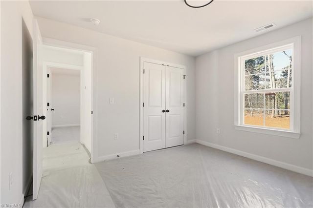 1679 Old Hollow Road, Winston-salem, NC 27105