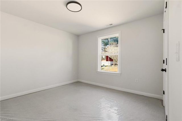 1679 Old Hollow Road, Winston-salem, NC 27105