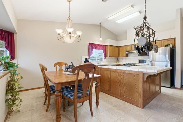 968 Lakewood Drive, Hanford, CA 93230