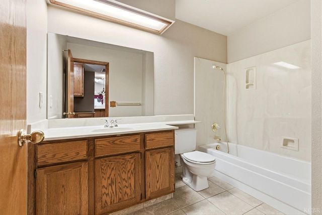 968 Lakewood Drive, Hanford, CA 93230