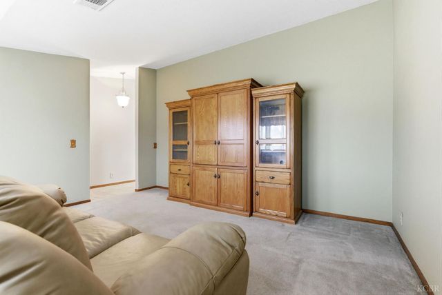 968 Lakewood Drive, Hanford, CA 93230