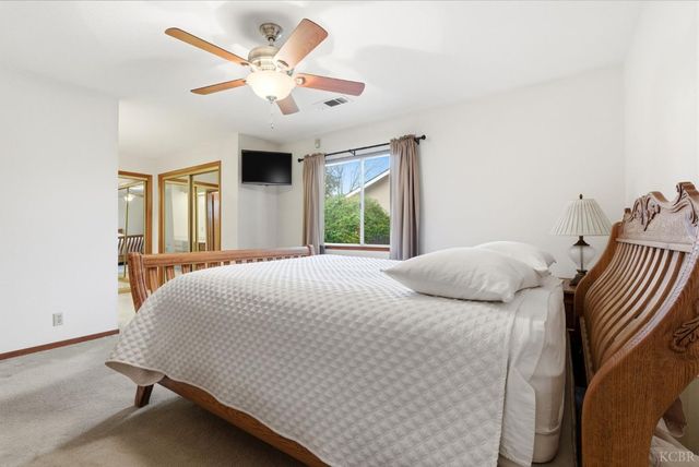 968 Lakewood Drive, Hanford, CA 93230