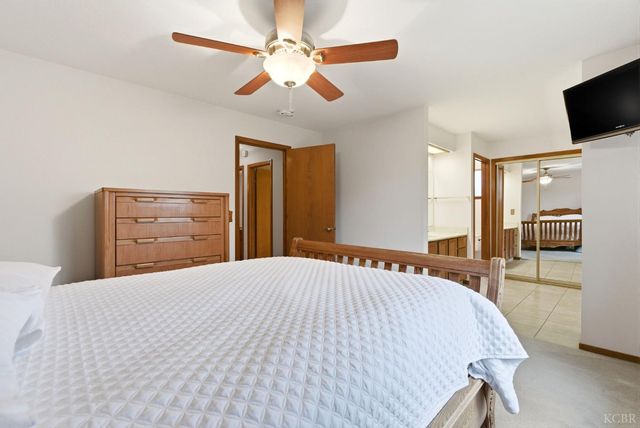 968 Lakewood Drive, Hanford, CA 93230