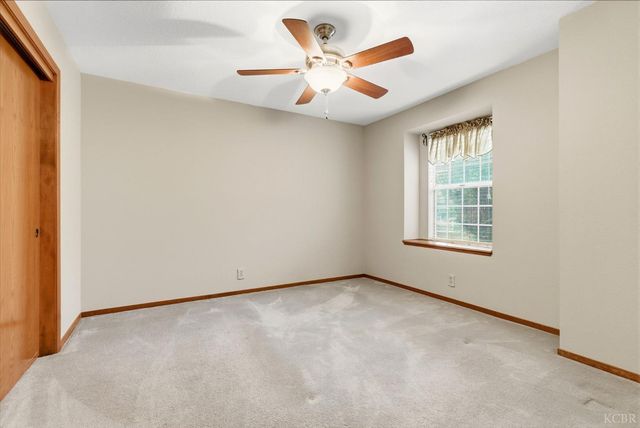 968 Lakewood Drive, Hanford, CA 93230