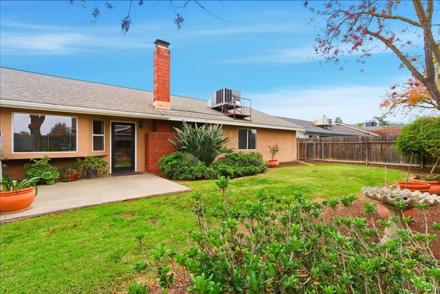 968 Lakewood Drive, Hanford, CA 93230