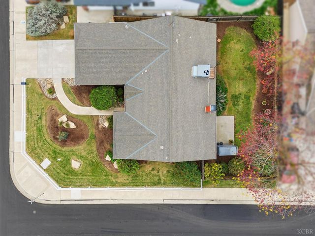 968 Lakewood Drive, Hanford, CA 93230