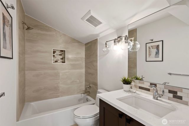 6002 156th Avenue NE, Redmond, WA 98052