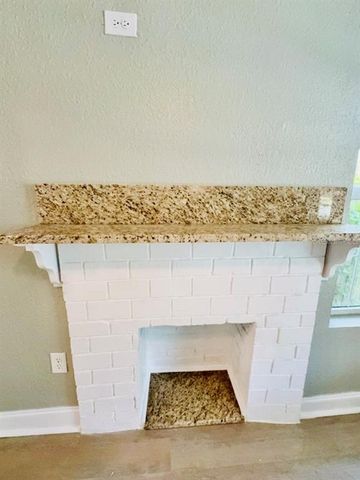 1403 E LAURA ST, Plant City, FL 33563