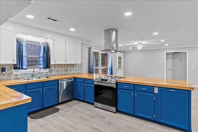 102 Margate, Dothan, AL 36303