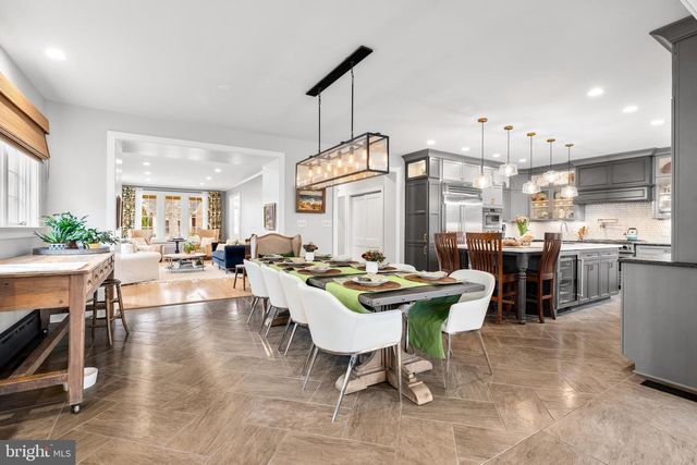 313 W COLLEGE TER, Frederick, MD 21701