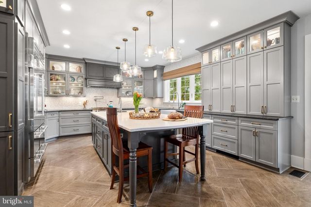 313 W COLLEGE TER, Frederick, MD 21701