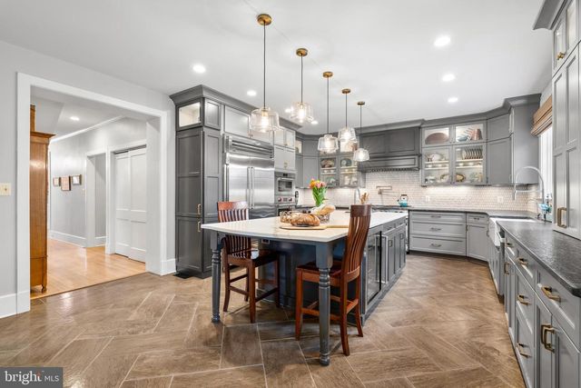 313 W COLLEGE TER, Frederick, MD 21701