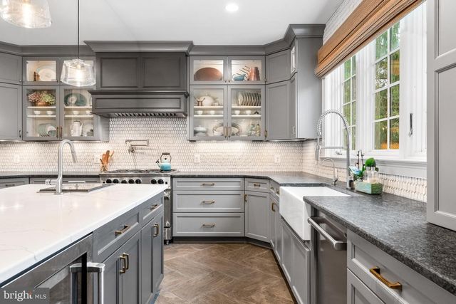 313 W COLLEGE TER, Frederick, MD 21701