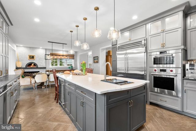 313 W COLLEGE TER, Frederick, MD 21701