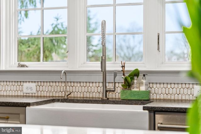 313 W COLLEGE TER, Frederick, MD 21701