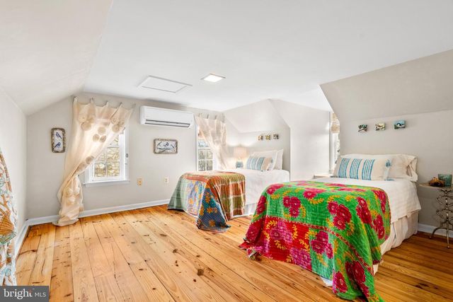 313 W COLLEGE TER, Frederick, MD 21701