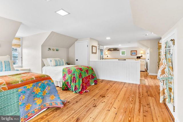 313 W COLLEGE TER, Frederick, MD 21701