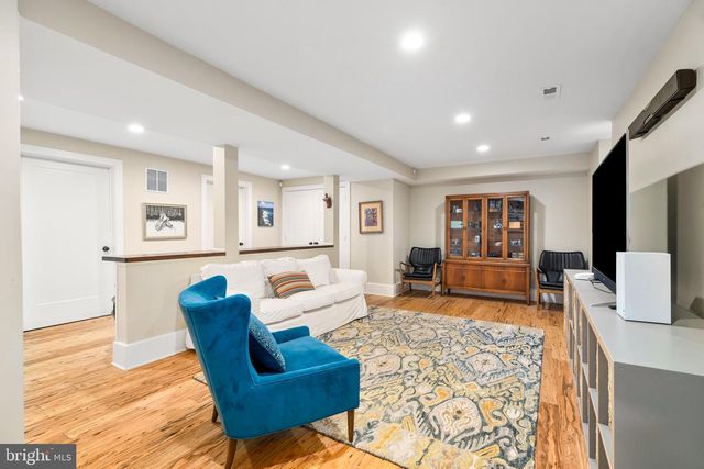 313 W COLLEGE TER, Frederick, MD 21701