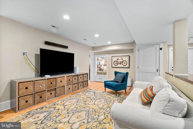 313 W COLLEGE TER, Frederick, MD 21701